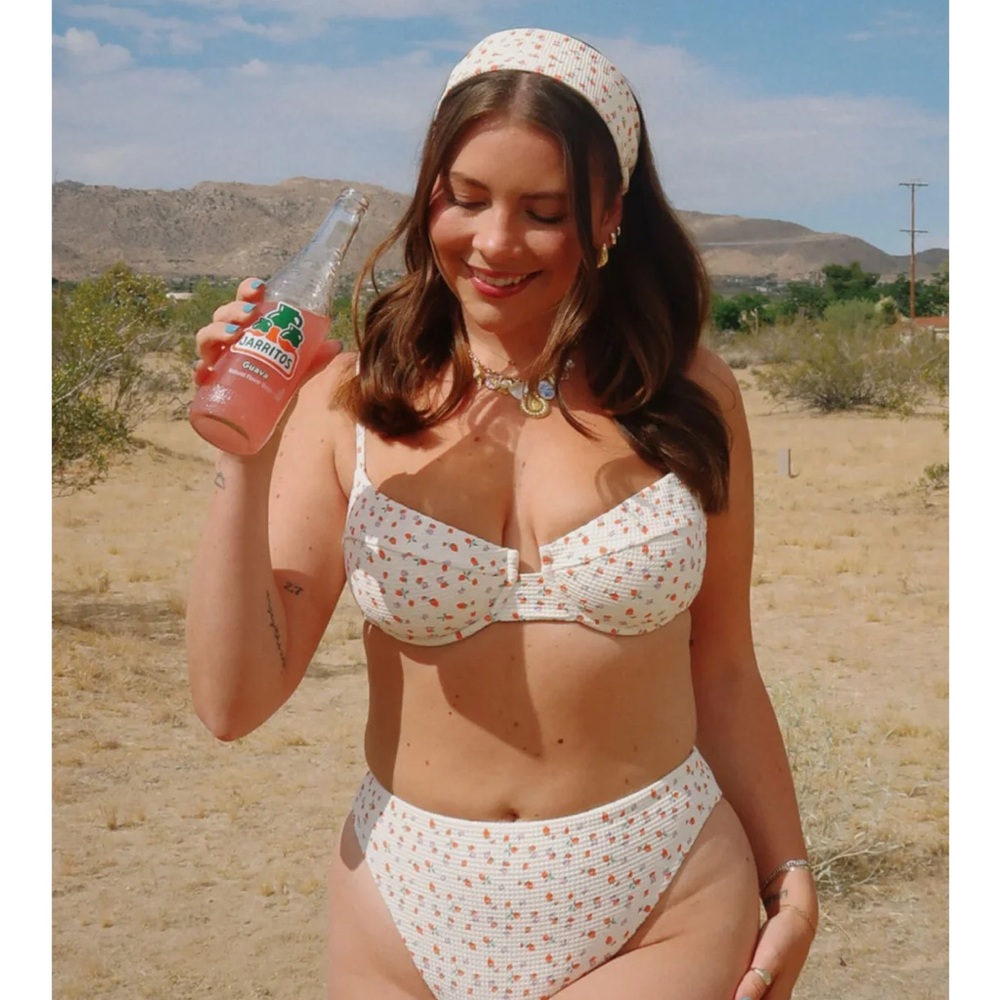 Dippin Daisys Bikini Set in Shortcake